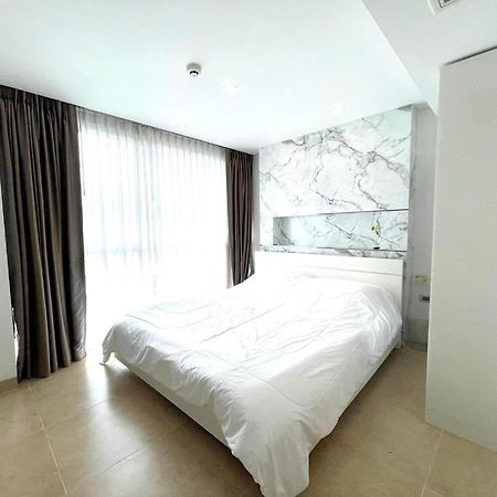 2 Bedrooms Near Pattaya Beach Buitenkant foto