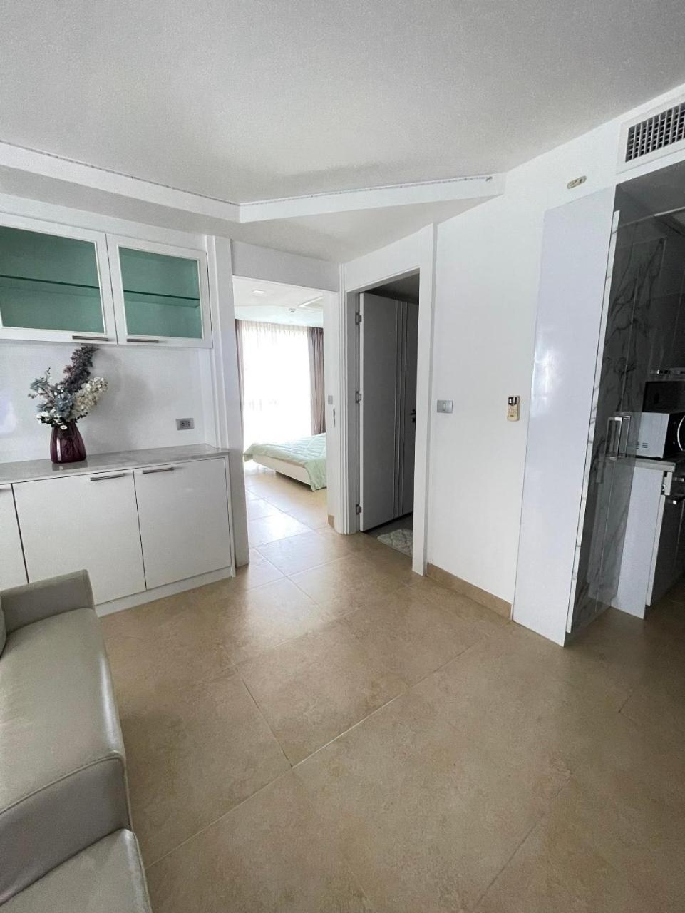2 Bedrooms Near Pattaya Beach Buitenkant foto