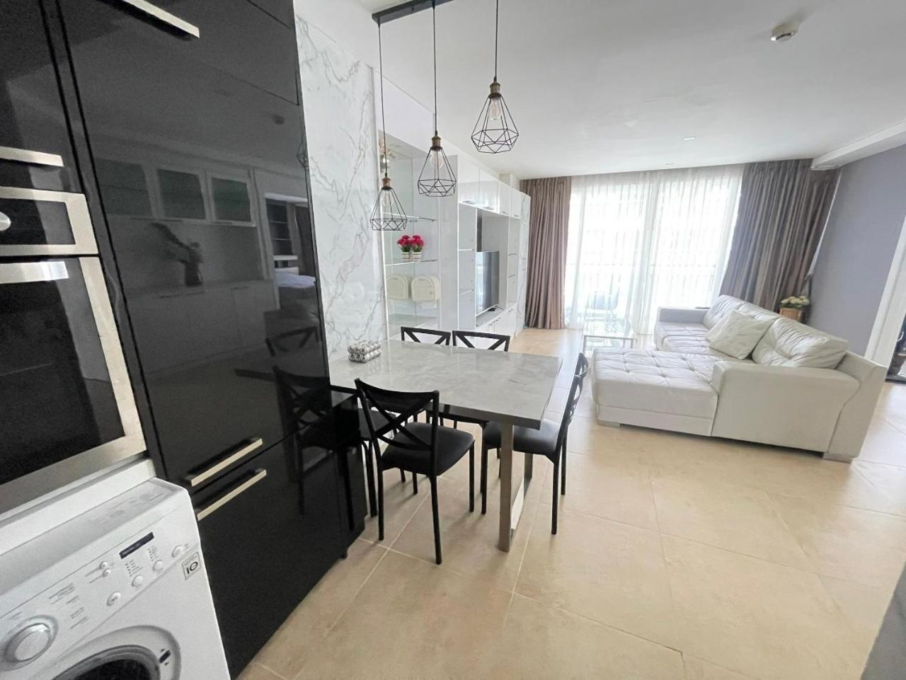 2 Bedrooms Near Pattaya Beach Buitenkant foto