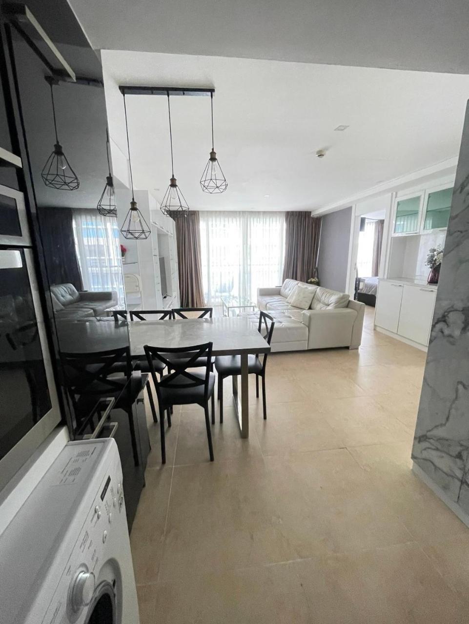 2 Bedrooms Near Pattaya Beach Buitenkant foto