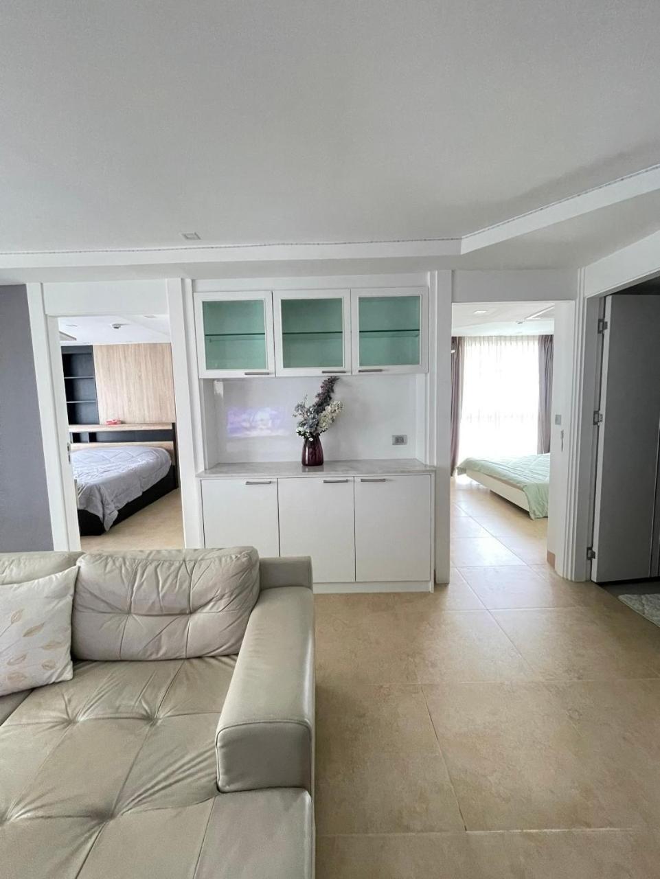 2 Bedrooms Near Pattaya Beach Buitenkant foto